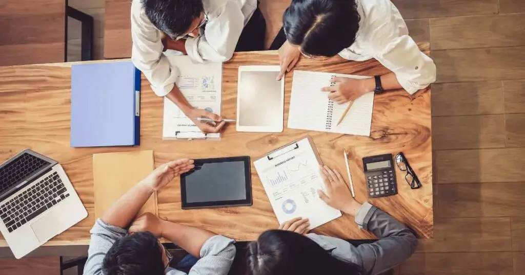 Differenze marketing strategico e operativo: esempi e vantaggi per le imprese 2 Strategie di marketing operativo e strategico per lancio di un nuovo prodotto
