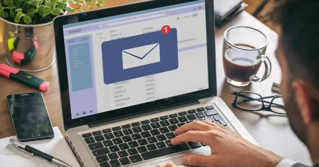 Come fare email, sms e whatsapp marketing per imprese 3 Email marketing per imprese e pmi