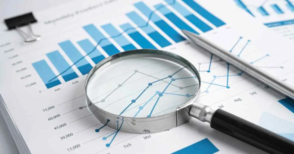 Analisi dei competitor nel digital marketing: guida completa 2026 2 Fasi piano digitale quarto trimestre pmi